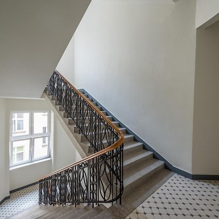 Hoza 62 Deluxe Studio Варшава Экстерьер фото